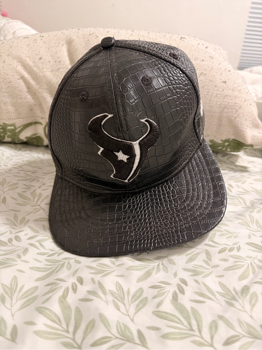 NFL Black Faux-Croc Cropped Logo Snapback Cap